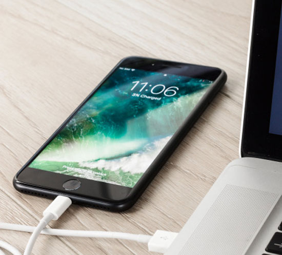 PC経由でiPhoneを充電します
